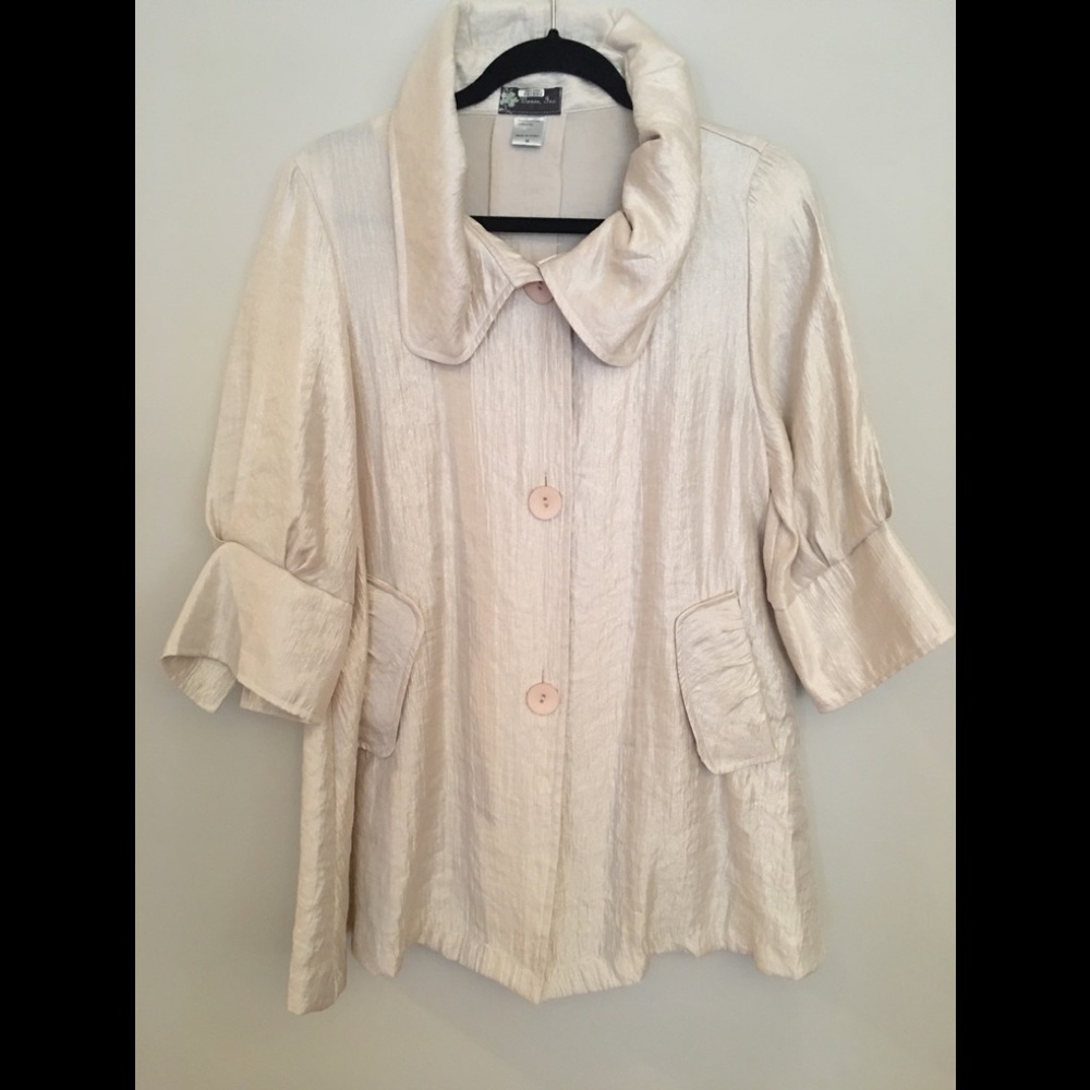 Ruffle Neck Topper/Jacket by Damee, Inc M